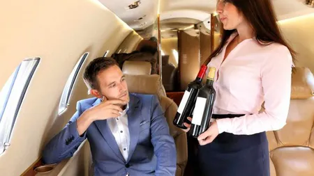 Scandal SEXUAL de proporţii. Un bărbat a pus mâna pe jurnalul soţiei care este stewardesă