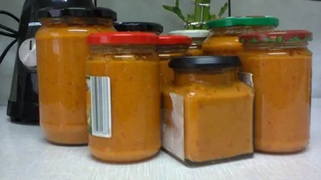 Start la conserve: Zacuscă de fasole, reţetă rapidă şi gustoasă