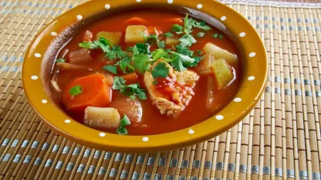 Cum faci cea mai bună ciorbă de curcan cu tăiţei de casă