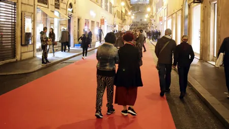 Hoţi români, arestaţi la Roma. Acţionau la comandă şi furau din magazine de lux VIDEO