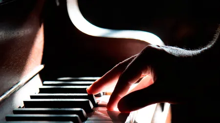 Doliu în lumea artistică. A murit un mare muzician, cu o influenţă 