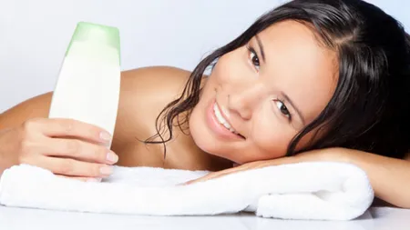 Efecte spectaculoase: Amestecă ŞAMPONUL cu aceste ingrediente NATURALE