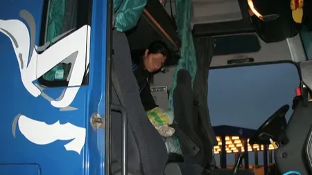 Filipineză ascunsă în cabina unui TIR, descoperită când voia să intre ilegal în ţară