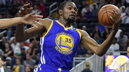 Show total în NBA. O fană a celor de la Golden State a captat toate privirile VIDEO