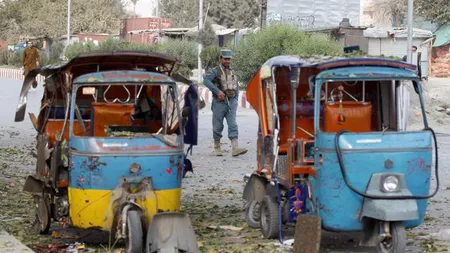 Triplu atentat în Afganistan: Cel puţin cinci persoane au murit şi câteva zeci au fost rănite