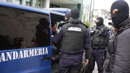 Percheziţii la Spitalul Judeţean Târgu Jiu, la Casa de Asigurări de Sănătate Gorj şi la domiciliile mai multor medici şi asistente