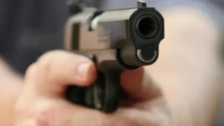 Primarul unei localităţi din Chişinău a fost găsit împuşcat în cap. Cel mai probabil edilul s-a sinucis
