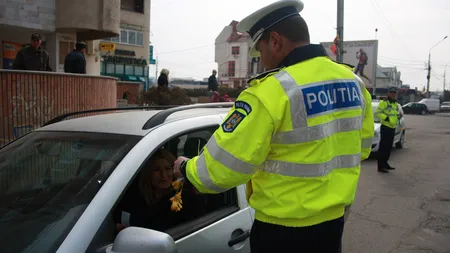 Dosar poliţişti rutieri: Buzunarele uniformei erau prea mici, inculpaţii puneau banii personali în maşina de serviciu