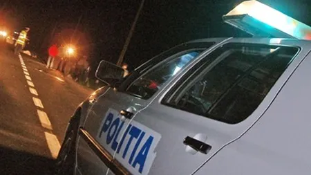 Un băiat de 15 ani a furat un microbuz cu care a ieşit la plimbare însoţit de 13 prieteni