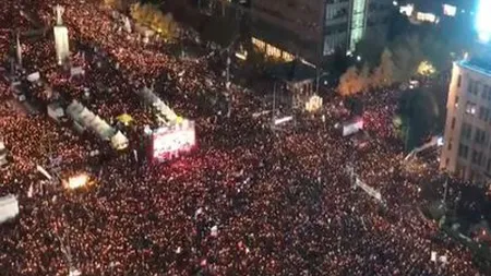 Un milion de persoane cer în stradă demisia preşedintelui sud-coreean, Park Geun-hye