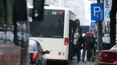 ATENŢIE! Iarna se dublează numărul furturilor în mijloacele de transport în comun. Cum acţionează hoţii din buzunare