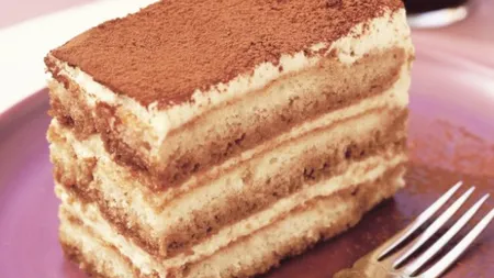 Tiramisu cu coniac. Surprinde-ţi familia în weekend