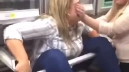 O tânăra a rămas blocată într-un frigider din HIPERMARKET. Urmarea a fost demenţială VIDEO