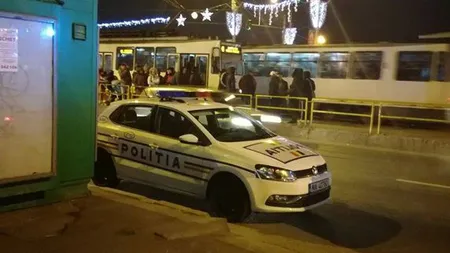 Linia tramvaiului 41, blocată după ce vatmanului i s-a făcut rău GALERIE FOTO