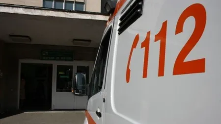 Accident grav pe DN 1. O maşină în care se aflau patru copii s-a izbit violent de un stâlp