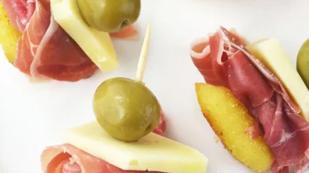 Mini aperitive cu caşcaval, idei de reţete pentru sărbători