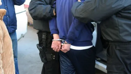 Principalul suspect în cazul crimei din Craiova a fost prins. Bărbatul a fost dus la audieri