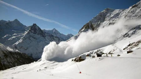 Risc crescut de avalanşe în Munţii Făgăraş
