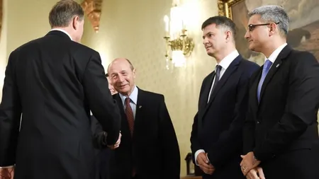 Traian Băsescu către Klaus Iohannis: Pe vremea mea politicienii aveau posibilitatea să doarmă în fotolii, acum e mai auster