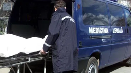 Un tânăr de 20 de ani a MURIT după ce s-a aruncat de la etajul cinci al unui bloc, după o ceartă cu iubita
