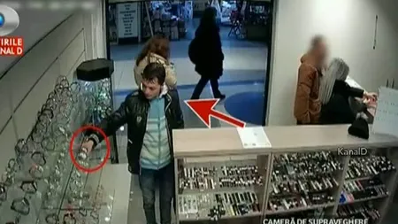 Jaf în câteva secunde într-un mall din Bucureşti. Totul a fost înregistrat VIDEO