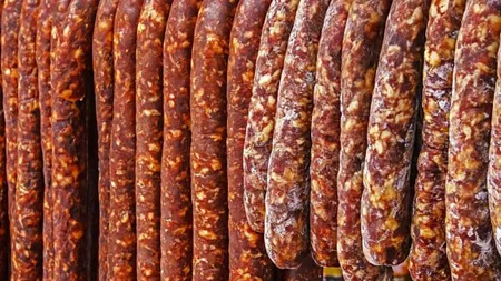 Reţete de Crăciun 2016: Cârnaţi afumaţi
