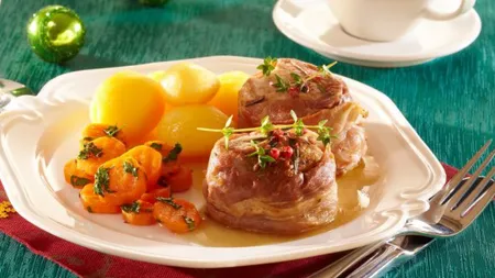Reţeta zilei: Cotlet de porc cu bacon şi legume