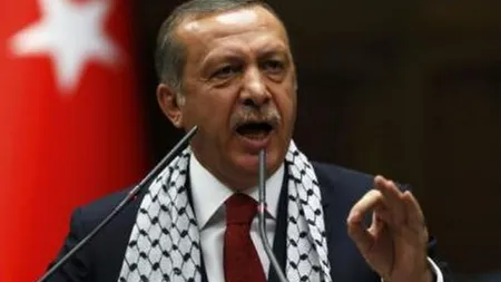 Criza politică ameninţă finanţele. Erdogan îi îndeamnă pe cetăţenii turci să schimbe valuta în lire sau aur