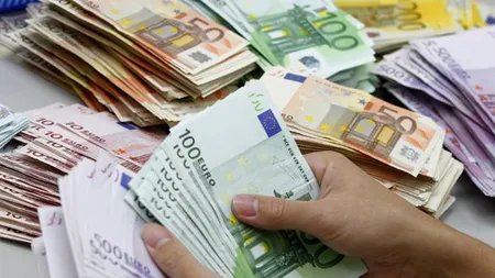 Euro atinge un nou nivel maxim al ultimelor şase luni, de aproape 4,54 lei