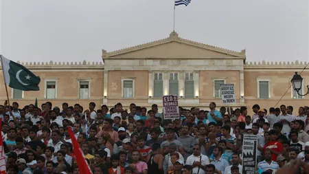 Comisia Europeană recomandă transferul solicitanţilor de azil înapoi, în Grecia