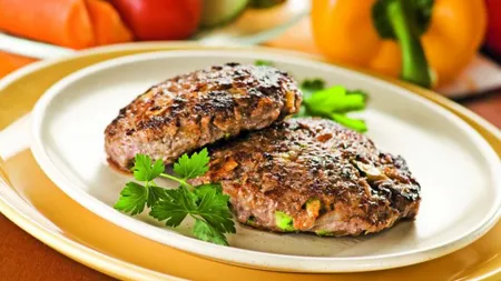 Pârjoale din carne tocată cu legume, reţetă rapidă