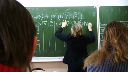 Cum cresc veniturile medicilor şi profesorilor. Ce prevede legea care majorează salariile în educaţie şi sănătate