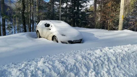Operaţiune de salvare în Retezat. 13 turişti blocaţi pe munte au fost salvaţi de jandarmi FOTO