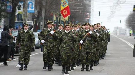 Ziua Unirii: Paradă militară, concerte de muzică populară, plăcinte şi vin fiert la Iaşi