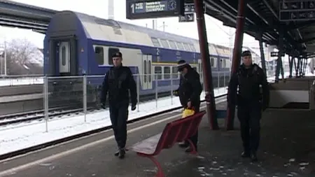 Momente dramatice în Bistriţa. O familie cu doi copii mici fără adăpost, salvată de jandarmi VIDEO