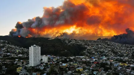 Incendii devastatoare în Chile. Focul a distrus sute de gospodării şi mai multe persoane sunt rănite