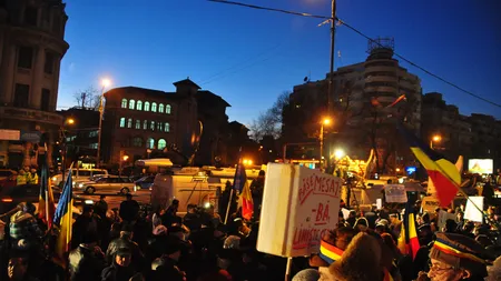 Protest în Piaţa Universităţii faţă de proiectele privind graţierea şi modificarea Codurilor penale