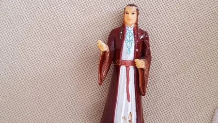 A confundat sfinţii: S-a rugat ani de zile la statueta unui personaj din Lord of the Rings
