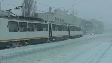 RATB a scos în trafic mai multe autobuze şi tramvaie. Cu câte mijloace de transport a fost suplimentat parcul circulant