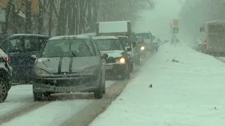 Probleme în trafic din cauza vremii. Pe mai multe drumuri naţionale se circulă greu UPDATE