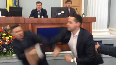 SCENE ŞOCANTE Bătaie în Parlamentul Ucrainei VIDEO