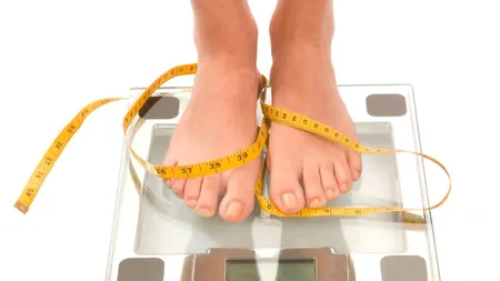 Când trebuie să te cântăreşti şi cum se explică kilogramele în plus de pe o zi pe alta