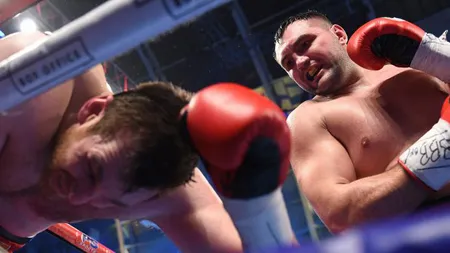 Cristian Ciocan şi-a apărat titlul mondial. L-a făcut KO pe David Price VIDEO