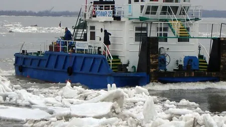 Pericol pe Dunăre. Mai multe nave ar putea fi distruse de blocurile de gheaţă