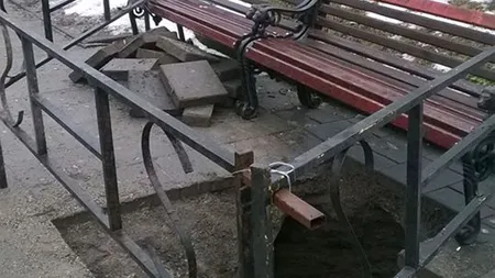 Groapă de provizii din Evul Mediu, descoperită la Sighişoara, în urma surpării unei alei pietonale din Parcul Central