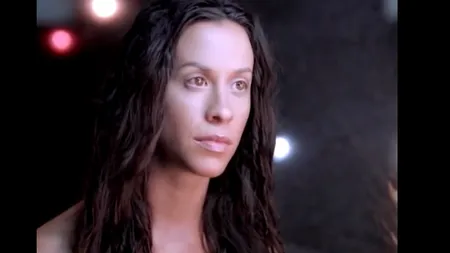 Alanis Morissette, atacată de hoţi. I-au fost furate bijuterii şi bunuri în valoare de 2 milioane de dolari