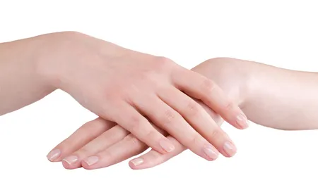 Cele trei alimente care redau tinereţea mâinilor