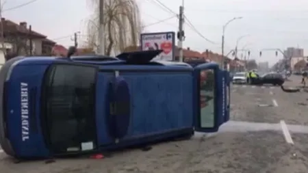 O maşină a Jandarmeriei a fost implicată într-un accident cu cinci victime