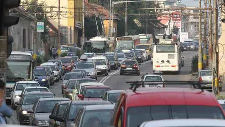 Traficul îngreunat în Cluj din cauza maşinilor care circulă cu 5 km pe oră, în semn de protest faţă de Guvern