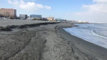 Peste 18 mii de deşeuri au fost descoperite pe plajele de pe litoralul românesc. Vama Veche şi Saturn cele mai murdare